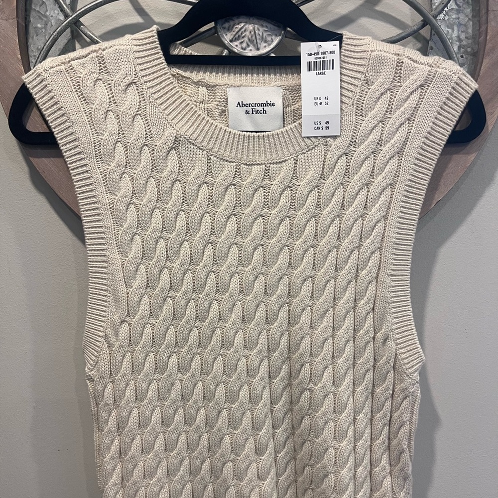 Abercrombie & Fitch Women's Cable Knit Sweater - Cream vest NWT
